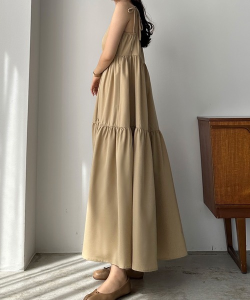 Louere（ルエレ）の「リボンティアードキャミワンピース（ワンピース・レディース・ブラック/クリーム/ライトグレー/ベージュ/チャコール・SMALL/MEDIUM/LARGE/X-LARGE）」の11枚目の写真