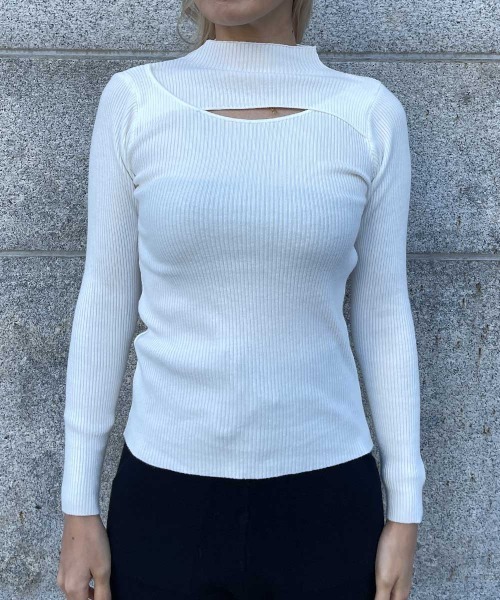 esutoreja（エストレジャ）の「オープンチェストハイネックニット（ニット/セーター・レディース・ホワイト/ブラック/ベージュ・FREE）」の15枚目の写真