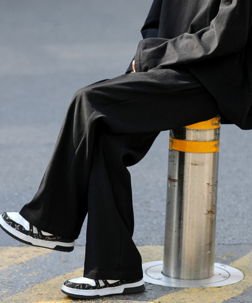 neos（ネオス）の「【neos -addictive design-】ルーズシルエット センタープレス セミフレア スラックス パンツ（スラックス・メンズ・ブラック/チャコールグレー/グリーン/ブラウン・MEDIUM/LARGE）」の6枚目の写真