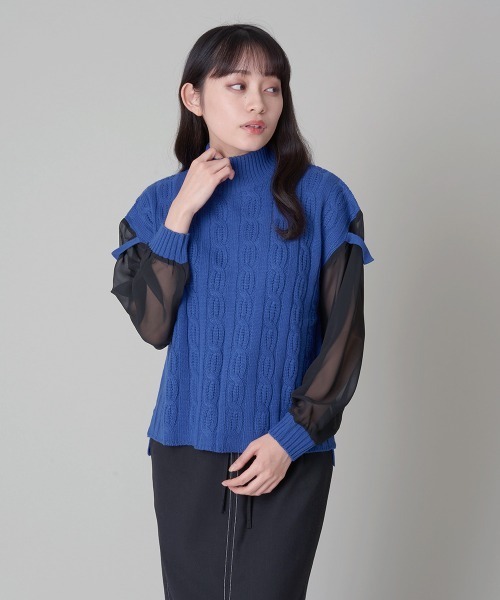 A de a.v.v（アードアー・ヴェ・ヴェ）の「袖レイヤード風ドッキングニット（ニット/セーター・レディース・ブラック/ブルー・38/36）」の2枚目の写真