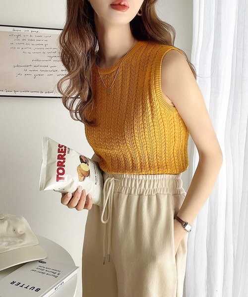 classicalelf(クラシカルエルフ)の「今季の映えアイテム。ケーブル編みニットタンク【アンサンブル可能】(タンクトップ・レディース・グリーン/イエロー/ベージュ/グレイッシュベージュ/ブラック・LARGE/MEDIUM/SMALL/X-LARGE)」の5枚目の写真