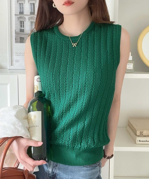 classicalelf(クラシカルエルフ)の「今季の映えアイテム。ケーブル編みニットタンク【アンサンブル可能】(タンクトップ・レディース・グリーン/イエロー/ベージュ/グレイッシュベージュ/ブラック・LARGE/MEDIUM/SMALL/X-LARGE)」の4枚目の写真