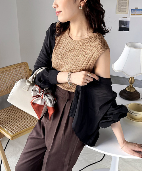 classicalelf(クラシカルエルフ)の「今季の映えアイテム。ケーブル編みニットタンク【アンサンブル可能】(タンクトップ・レディース・グリーン/イエロー/ベージュ/グレイッシュベージュ/ブラック・LARGE/MEDIUM/SMALL/X-LARGE)」の10枚目の写真