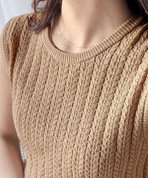 classicalelf(クラシカルエルフ)の「今季の映えアイテム。ケーブル編みニットタンク【アンサンブル可能】(タンクトップ・レディース・グリーン/イエロー/ベージュ/グレイッシュベージュ/ブラック・LARGE/MEDIUM/SMALL/X-LARGE)」の18枚目の写真