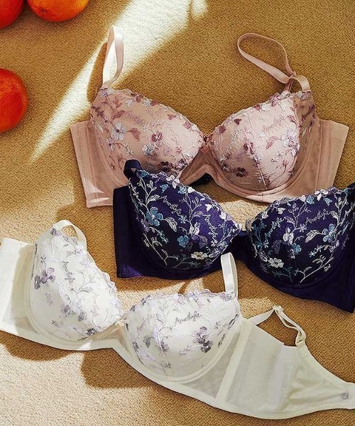 AMOSTYLE BY TRIUMPH（アモスタイルバイトリンプ）の「【WEB限定ブラ＆ショーツセット】【脇高設計でバストふっくら。アウターをすっきり着こなせる】チャーミングラマースリムライン ブラ＆ショーツセット マーブル アモスタイル ステッチ【A,B,C,Dカップ】AMST965 WHU + Hikini JX（ブラ&ショーツ・レディース・ブルー/ホワイト/グリーン・A70/A75/B65/B70/B75/C65/C70/C75/C80/D65/D70/D75/D80）」の8枚目の写真