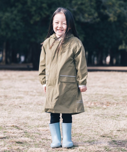 KiU(キウ)の「ランドセル キッズレインコート【A】(レインコート/ポンチョ・キッズ・ベージュ系その他/パープル系その他/ホワイト系その他2/ブラック系その他/ホワイト系その他/タイガーカモ/ブルー系その他/カーキ/ブラック系その他2/カラフル・LARGE/MEDIUM)」の6枚目の写真