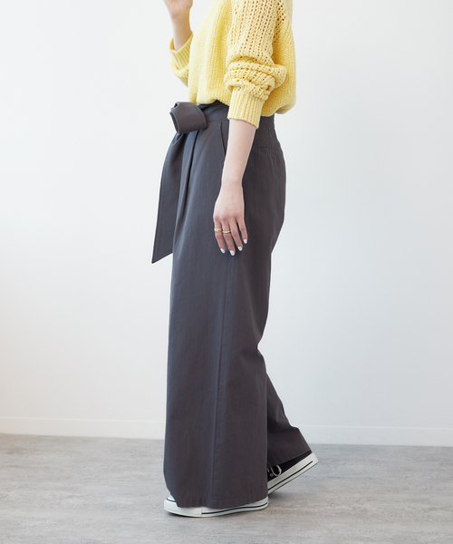 B.C STOCK(ベーセーストック)の「リボンパンツ(スラックス・レディース・ベージュ/ブラック・SMALL/MEDIUM)」の4枚目の写真