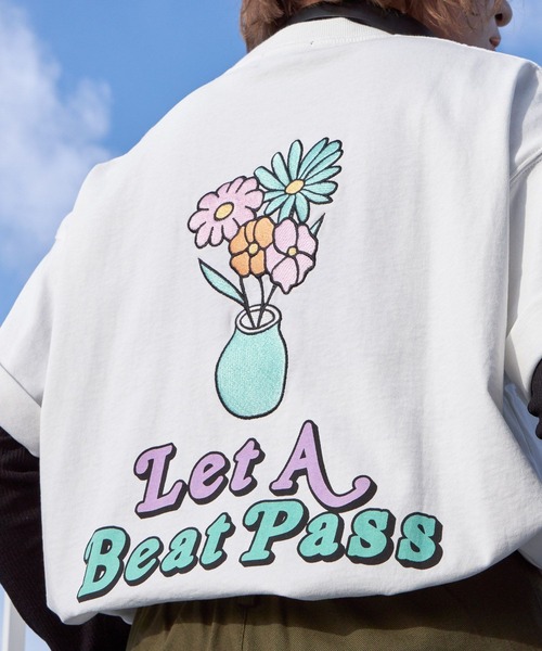 PBLIM(ページボーイリム)の「PAGEBOYLIM/カラフルフラワーT(Tシャツ/カットソー・レディース・ネイビー/オフホワイト/ピンク・MEDIUM/LARGE)」の4枚目の写真