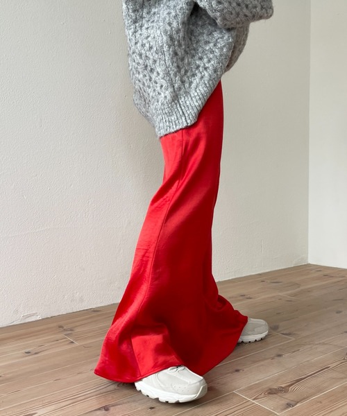 wee9s(ウィークス)の「style up relax satin like long mermaid skirt / スタイルアップリラックスサテンライクロングマーメードスカート(スカート・レディース・スカイブルー/ブラック/ネイビー/アイボリー/カーキ/レッド・LONG/FREE)」の6枚目の写真