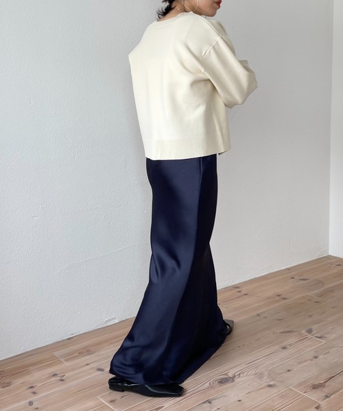 wee9s(ウィークス)の「style up relax satin like long mermaid skirt / スタイルアップリラックスサテンライクロングマーメードスカート(スカート・レディース・スカイブルー/ブラック/ネイビー/アイボリー/カーキ/レッド・LONG/FREE)」の21枚目の写真