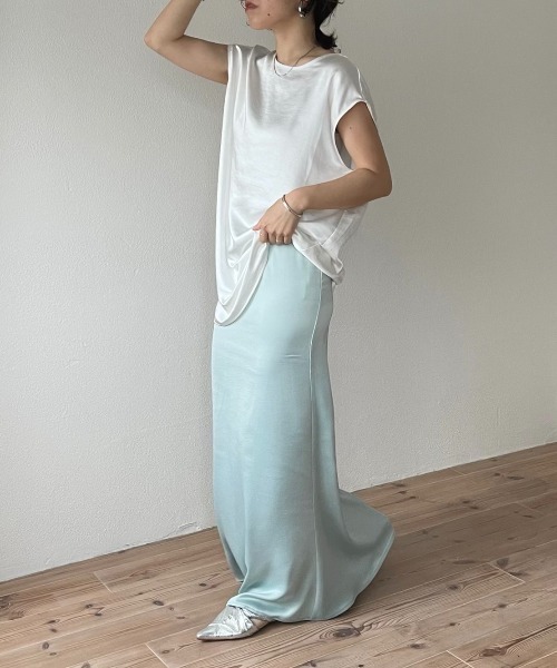 wee9s(ウィークス)の「style up relax satin like long mermaid skirt / スタイルアップリラックスサテンライクロングマーメードスカート(スカート・レディース・スカイブルー/ブラック/ネイビー/アイボリー/カーキ/レッド・LONG/FREE)」の14枚目の写真