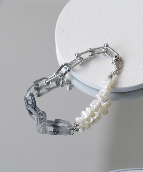 LAVEANGE（ラビアンジェ）の「【金属アレルギー対応】パールミックスチェーンブレスレット（ブレスレット・レディース・ゴールド/シルバー・F）」の3枚目の写真