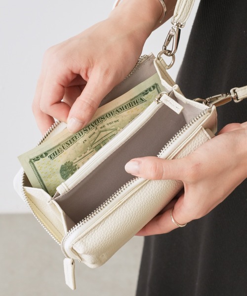 Actually(アクチュアリー)の「【リバイバル】フェイクレザー お財布スマホショルダー(ショルダーバッグ・レディース・ブラック/アイボリー/グリーン/シルバー・フリー)」の9枚目の写真