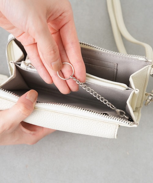 Actually(アクチュアリー)の「【リバイバル】フェイクレザー お財布スマホショルダー(ショルダーバッグ・レディース・ブラック/アイボリー/グリーン/シルバー・フリー)」の19枚目の写真