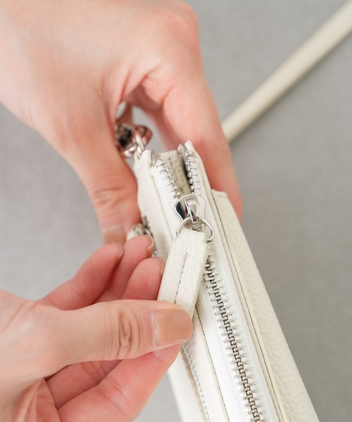 Actually(アクチュアリー)の「【リバイバル】フェイクレザー お財布スマホショルダー(ショルダーバッグ・レディース・ブラック/アイボリー/グリーン/シルバー・フリー)」の22枚目の写真