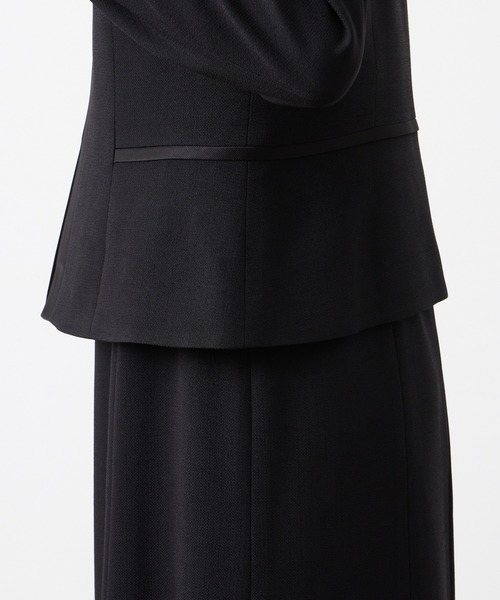 AIMER（エメ）の「【喪服・礼服】ハイクラス ノーカラージャケット・前開きワンピース  2点セット ブラックフォーマルアンサンブル（スーツセット・レディース・ブラック・9号/13号/11号/15号）」の14枚目の写真
