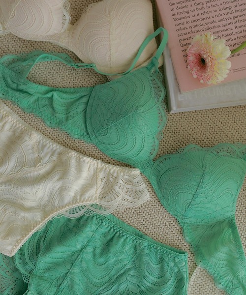 bijorie(ビジュリィ)の「【bijorie】メリハリブラ/コンフォートシリーズ 23SS(ブラジャー・レディース・グリーン/アイボリー/ブラック・MEDIUM/LARGE/MG/LG)」の4枚目の写真