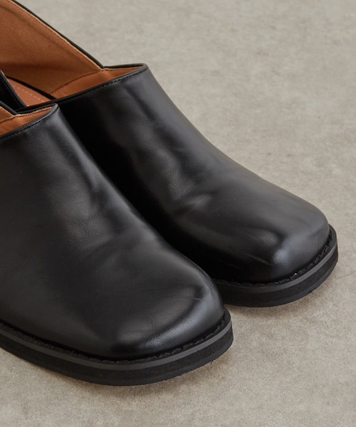 Lui's（ルイス）の「スクエアトゥレザースリッポン（ドレスシューズ・レディース・オフホワイト/ブラック・24.5/23.5）」の10枚目の写真