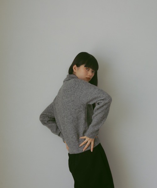 CASA FLINE（カーサフライン）の「アルパカハイネックニットトップス