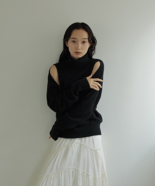 CASA FLINE（カーサフライン）の「アルパカハイネックニットトップス