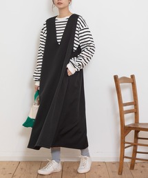 バックコンシャスVネックワンピース