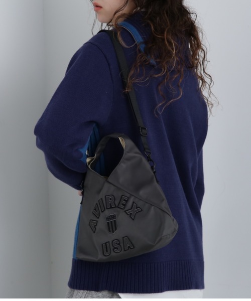 AVIREX（アヴィレックス）の「《直営店限定》SIGNATURE MINI SHOULDER BAG/シグネチャーロゴ ミニショルダーバッグ（ショルダーバッグ・レディース・オリーブ/ベージュ/ブラック/グリーン/チャコールグレー/ミント/ラベンダー・FREE/F）」の3枚目の写真