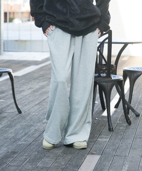 Champion(チャンピオン)の「【CHAMPION/チャンピオン】SWEAT PANT 裏起毛 スウェットパンツ ワイドパンツ CW-Y207 リサイクルポリエステル サステナブル ワイドシルエット(スウェットパンツ・レディース・ブラック/杢グレー/ベージュ・MEDIUM/LARGE)」の2枚目の写真