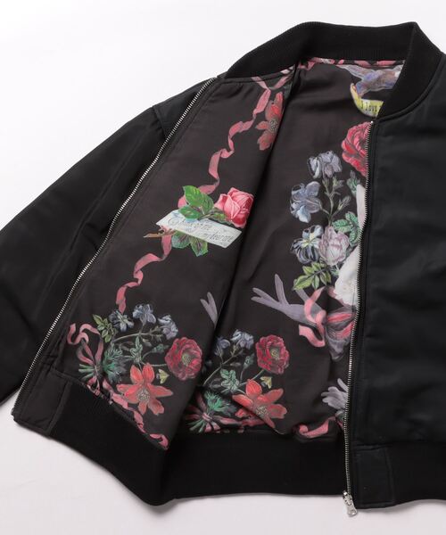 Three Four Time（ｽﾘｰﾌｫｰﾀｲﾑ）の「ウサギコラージュプリントリバーブルゾン（ブルゾン・レディース・ブラック・FREE）」の18枚目の写真
