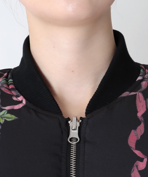 Three Four Time（ｽﾘｰﾌｫｰﾀｲﾑ）の「ウサギコラージュプリントリバーブルゾン（ブルゾン・レディース・ブラック・FREE）」の9枚目の写真