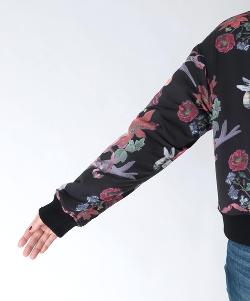 Three Four Time（ｽﾘｰﾌｫｰﾀｲﾑ）の「ウサギコラージュプリントリバーブルゾン（ブルゾン・レディース・ブラック・FREE）」の10枚目の写真