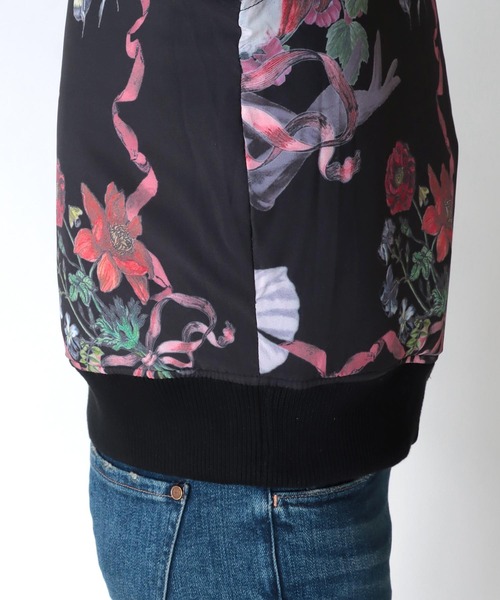 Three Four Time（ｽﾘｰﾌｫｰﾀｲﾑ）の「ウサギコラージュプリントリバーブルゾン（ブルゾン・レディース・ブラック・FREE）」の11枚目の写真