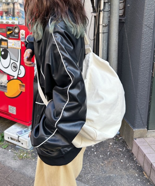 CLEA(クレア)の「パイピングPUブルゾン(ブルゾン・レディース・アイボリー/ブラック/カーキ・FREE)」の12枚目の写真