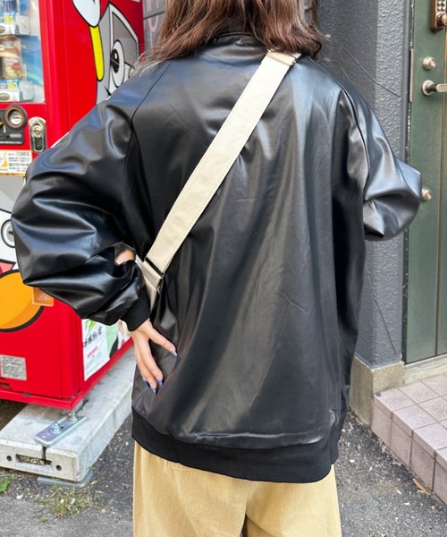 CLEA(クレア)の「パイピングPUブルゾン(ブルゾン・レディース・アイボリー/ブラック/カーキ・FREE)」の11枚目の写真