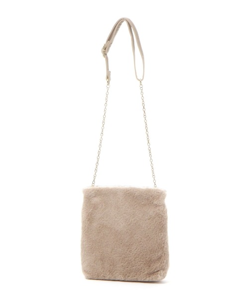 GLOBAL WORK（グローバルワーク）の「フワフワ縦型チェーンBAG/983945（ショルダーバッグ・キッズ・ホワイト/ベージュ・FREE）」の4枚目の写真