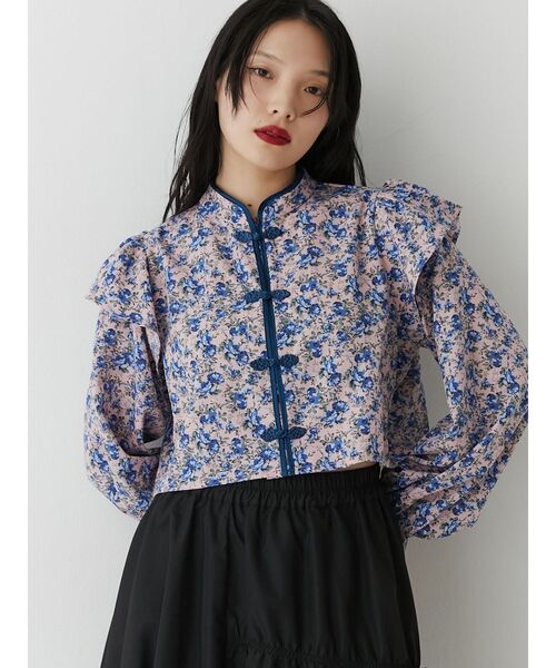 jouetie（ジュエティ）の「ショルダーフリルショートチャイナシャツ（シャツ/ブラウス・レディース・ブルー/ブラック/アイボリー/ピンク・MEDIUM）」の6枚目の写真