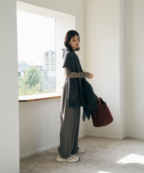marjour（マージュール）の「MOCHI STOLE（マフラー・レディース・チャコール・FREE）」の7枚目の写真