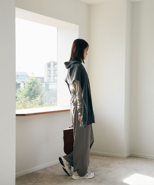 marjour（マージュール）の「MOCHI STOLE（マフラー・レディース・チャコール・FREE）」の8枚目の写真