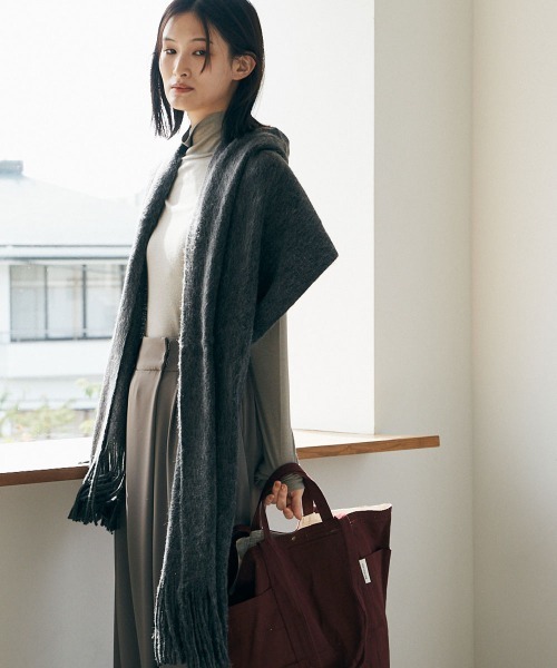 marjour（マージュール）の「MOCHI STOLE（マフラー・レディース・チャコール・FREE）」の11枚目の写真