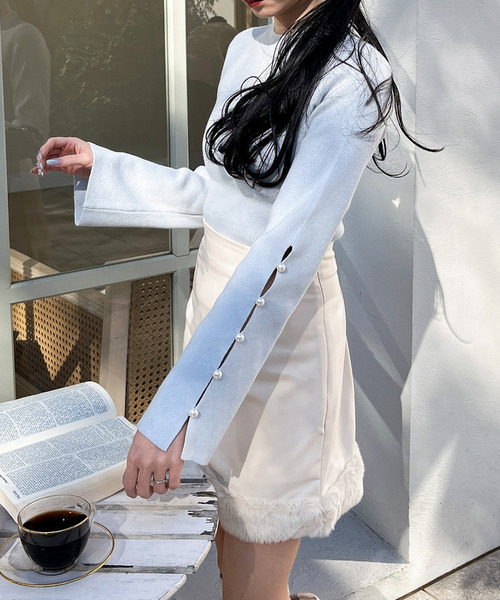 MIIA(ミーア)の「プチネックパール袖フレアニット(ニット/セーター・レディース・オフホワイト/ブルー/ブラック・FREE)」の4枚目の写真