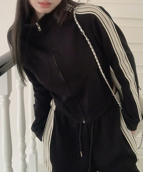 c.u.l(シーユーエル)の「クロップド丈 ショートトラックジャケット culw609(ジャージ・レディース・ブラック・M/L)」の5枚目の写真