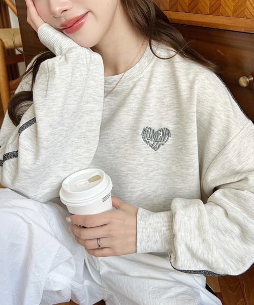 moment+（モーメントプラス）の「TC裏毛ロゴハート刺繍ラメライン