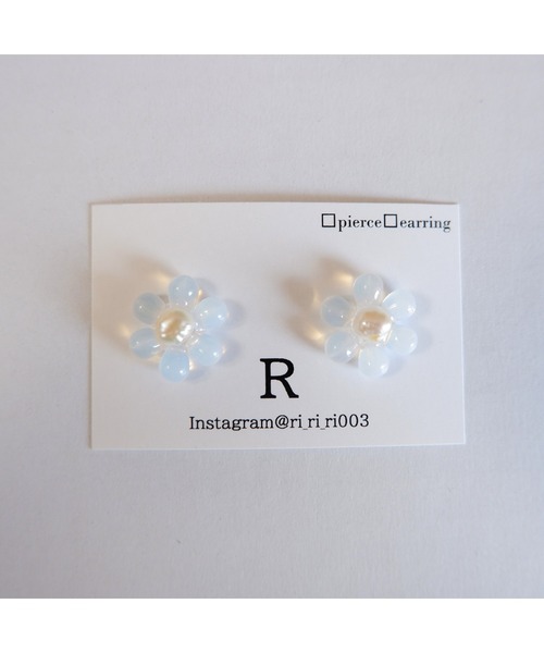 tone（トーン）の「【R】小粒なチェコガラスフラワーピアス(MA)（ピアス（両耳用）・レディース・ホワイト/グリーン/その他1/その他2/その他3/ピンク系その他/その他/オリーブ/ピンク・FREE）」の13枚目の写真