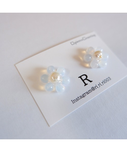 tone（トーン）の「【R】小粒なチェコガラスフラワーピアス(MA)（ピアス（両耳用）・レディース・ホワイト/グリーン/その他1/その他2/その他3/ピンク系その他/その他/オリーブ/ピンク・FREE）」の15枚目の写真