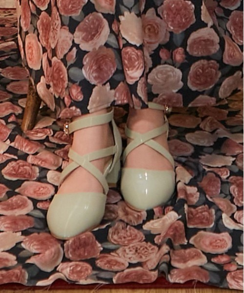axes femme(アクシーズファム)の「クロスストラップパンプス(パンプス・レディース・グリーン/ブラック/グレイッシュベージュ・MEDIUM/LARGE)」の1枚目の写真