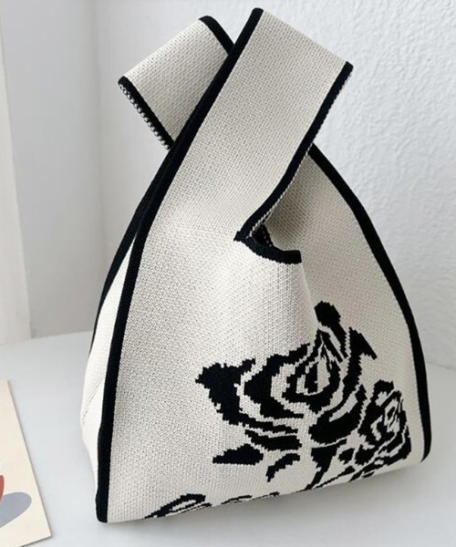 Miniministore（ミニミニストア）の「マルシェバッグ ニットバッグ ミニトート（トートバッグ・レディース・ブラック×レッド/アイボリー/ゼブラ/ブラック系2/ブルー/グリーン×ピンク/ネイビー/ピンク系1/ピンク系2/レオパード/ブラウン/ブラック系1/ベージュ系1/ベージュ系2/ホワイト系3/ホワイト系5/ブラウン系1/ライトブルー/ホワイト系1/ホワイト系2/ブラック系/ピンク系3/イエロー系1/ブラック×ホワイト/グリーン系2/ネイビー系1/パープル系1/ベージュ系3/ブラック系4/ブラック系5/ブルー系/ホワイト系7/ブラック系3/ホワイト系6・FREE）」の3枚目の写真