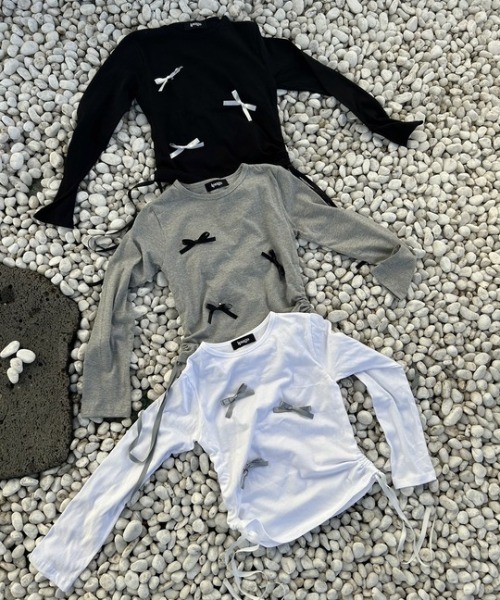 ipugo（イプゴ）の「ipugo/イプゴ シャーリングリボン トップス 夏物 夏服（Tシャツ/カットソー・レディース・ブラック/ホワイト/グレー・FREE）」の6枚目の写真