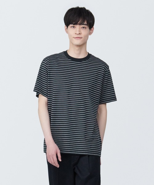 無印良品(ムジルシリョウヒン)の「紳士 天竺編みクルーネック半袖Tシャツ(ボーダー)(Tシャツ/カットソー・メンズ・ブラック系/オレンジ系4/グリーン系4/ホワイト系8/グレー系その他/ブルー系8/ダークグリーン系1/レッド系8・XS/S/M/L/XL)」の2枚目の写真