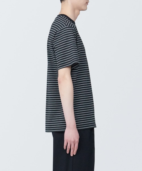 無印良品(ムジルシリョウヒン)の「紳士 天竺編みクルーネック半袖Tシャツ(ボーダー)(Tシャツ/カットソー・メンズ・ブラック系/オレンジ系4/グリーン系4/ホワイト系8/グレー系その他/ブルー系8/ダークグリーン系1/レッド系8・XS/S/M/L/XL)」の16枚目の写真