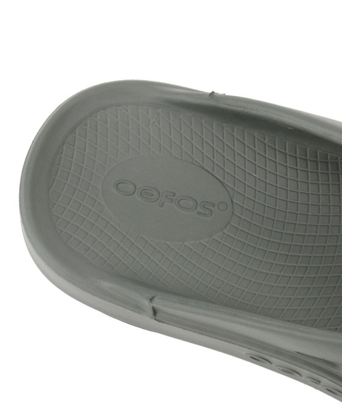 OOFOS（ウーフォス）の「【OOFOS】OOriginal リカバリーサンダル（サンダル・レディース・ブラック/オリーブ/ベージュ・23/24/25）」の14枚目の写真