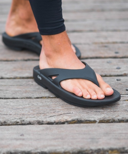 OOFOS（ウーフォス）の「【OOFOS】OOriginal リカバリーサンダル（サンダル・レディース・ブラック/オリーブ/ベージュ・23/24/25）」の17枚目の写真